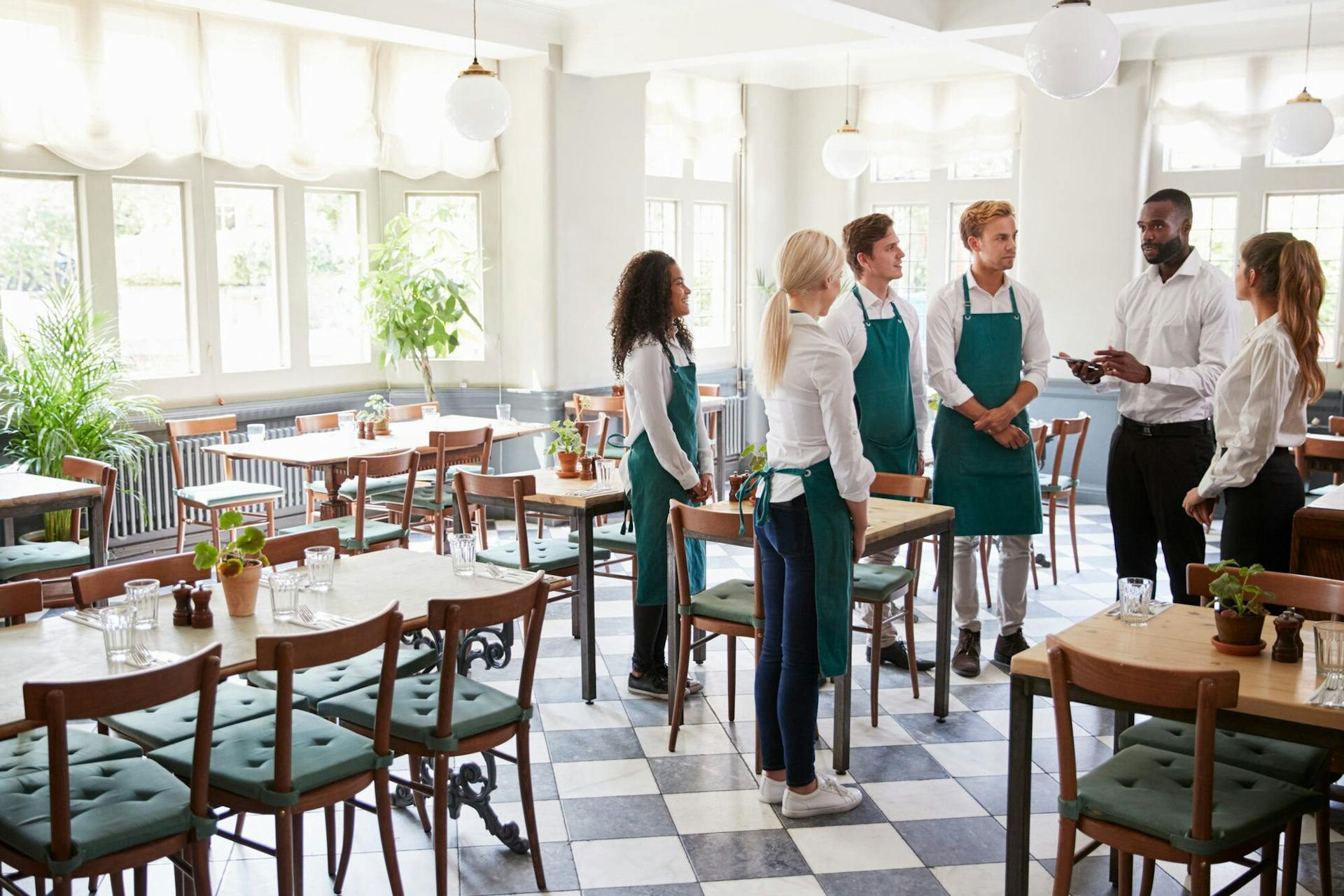 How to Attract and Retain Hospitality Staff
