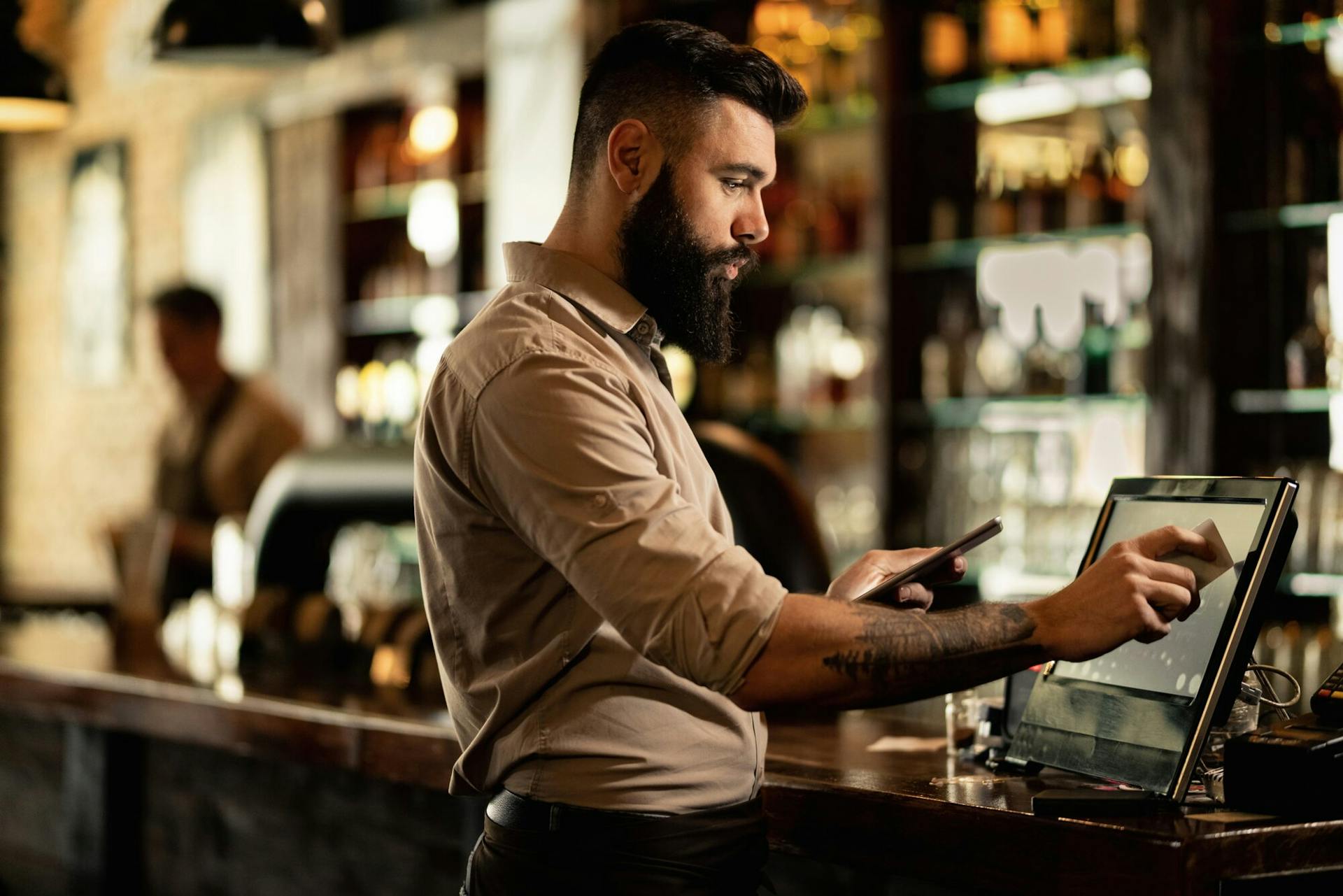 How a Cloud-Based Restaurant Point of Sale Can Give You More Data on Diners