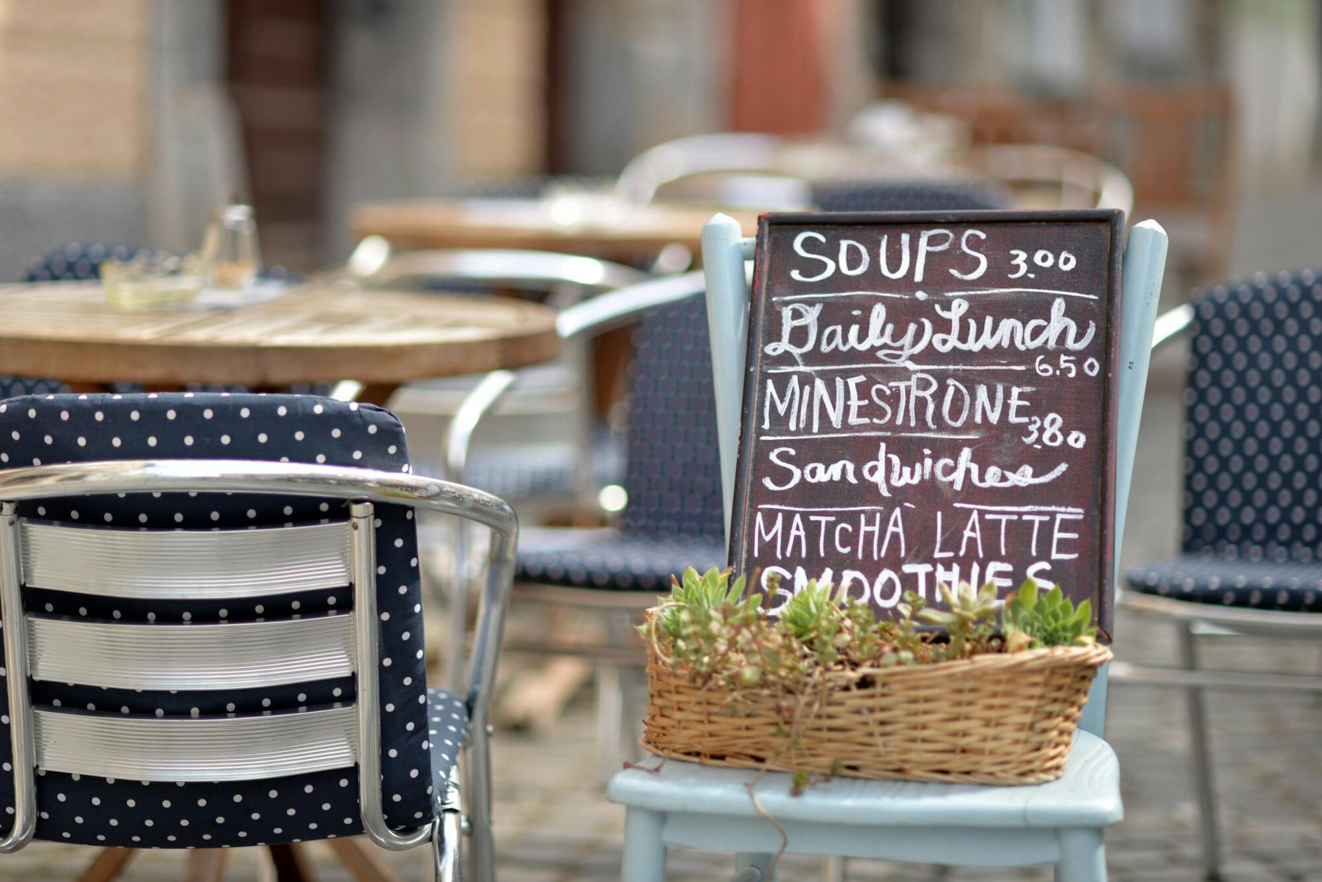 23 Restaurant Marketing Ideas to Drive Revenue and Loyalty