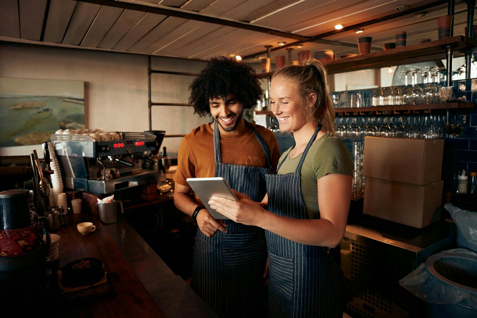 Embracing Change: How to Train Restaurant Staff to Adopt New Technology